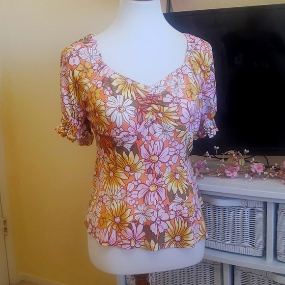 AUW Tops - AUW Floral Blouse